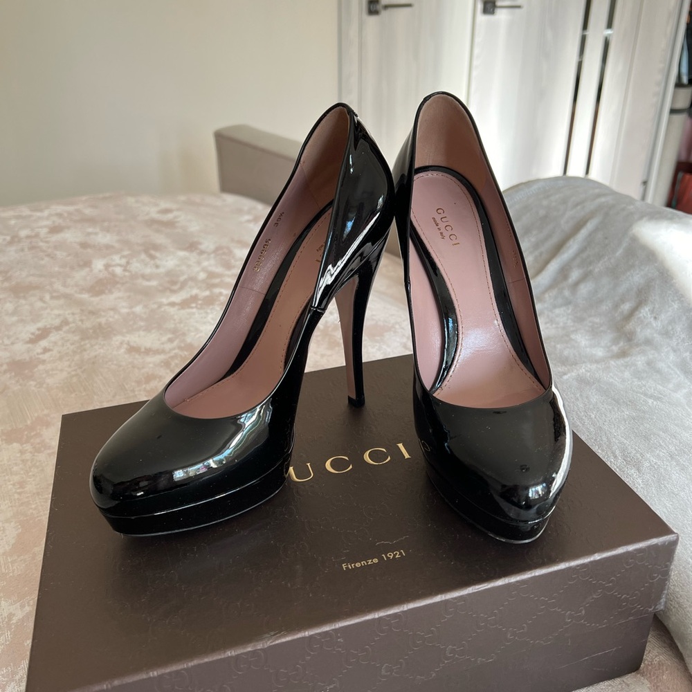 Women’s Gucci pumps